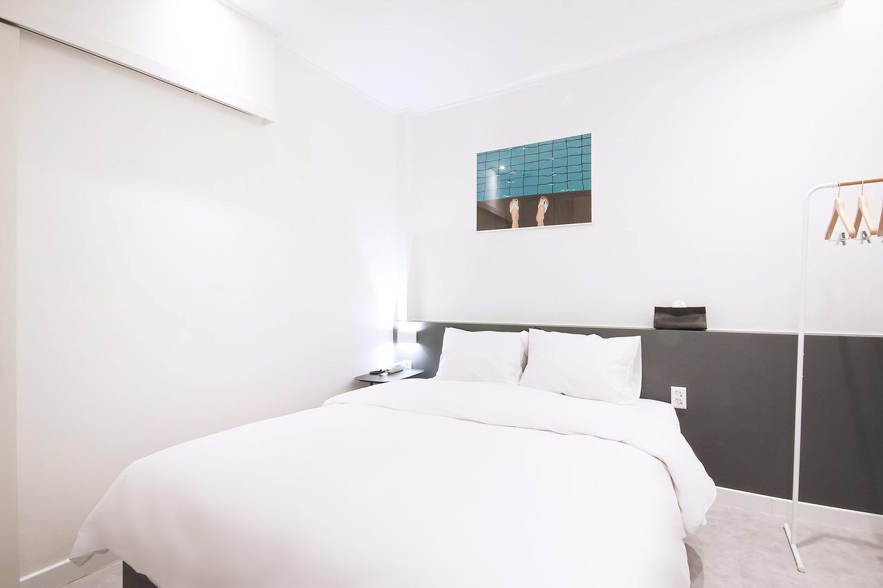 Hotel Yam Yeosu Hakdong Exteriör bild